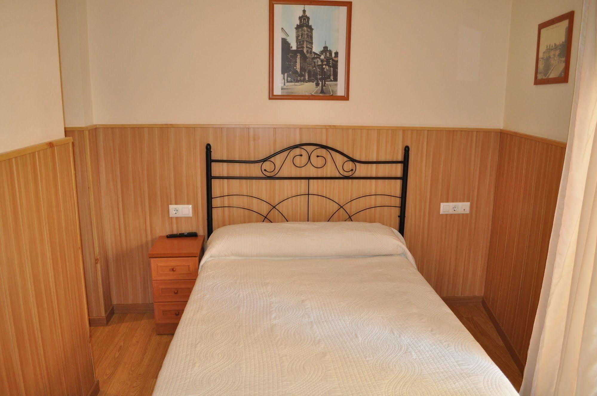 Hostal Alcazaba Теруель Екстер'єр фото